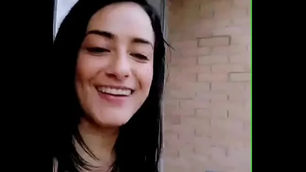 Colombiana dándola toda (se ve que la mama delicioso)