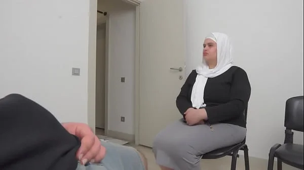 SHE IS SHOCKED! I take the risk of getting my dick out in front of Hijab woman.