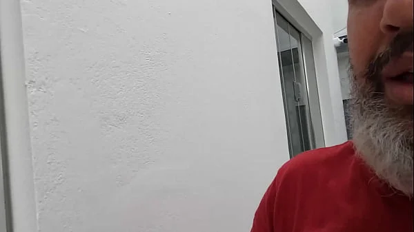 Cheguei na hora da gozada e fui até o banho da BBW