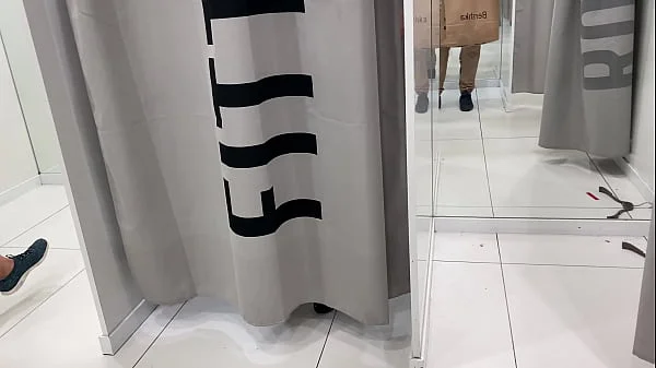 Risky fuck in changing room wiht beauty teen