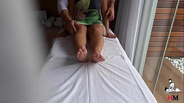 Camera escondida filmou terapeuta passando a mão na paciente novinha - VIDEO REAL