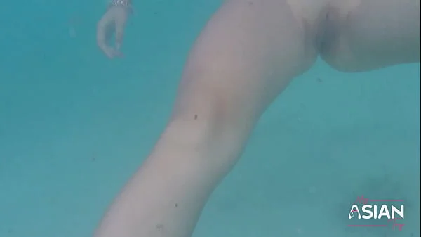 REAL Outdoor public sex, showing pussy and underwater creampie