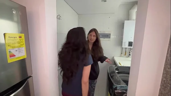 Mi novia me descubre siendo infiel en una llamada caliente mientras la tenemos en la habitación de invitados