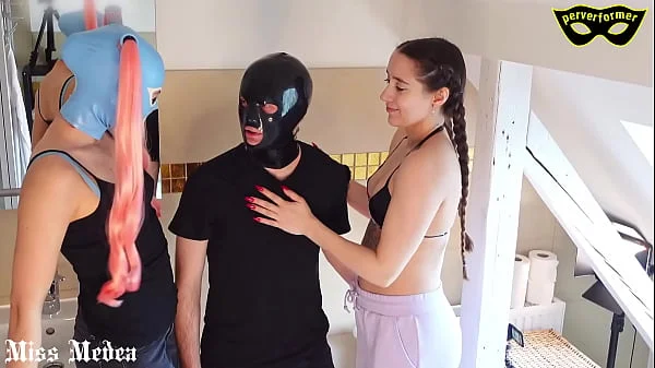 Threesome With Two Girls Gets Out of Control