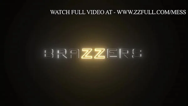 Busty Stepsister Seduction.Desiree Dulce / Brazzers  / stream full from www.zzfull.com/mess
