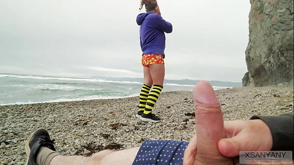 A CRAZY STRANGER ON THE SEA BEACH SIDRED THE EXBITIONIST'S DICK - XSANYANY