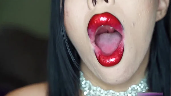 Bimbo Dick Sucking Gets Massive Facial