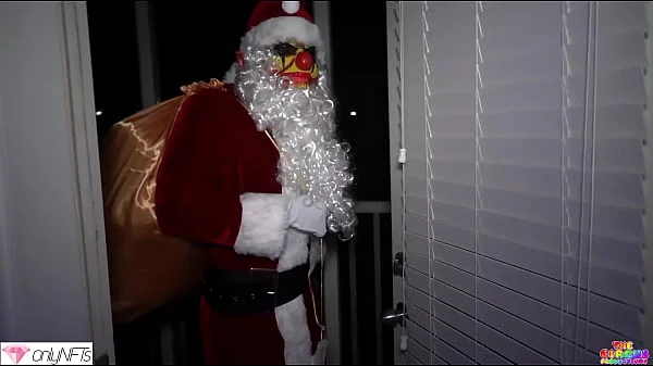 Mandi May FUCKS AND SUCKS SANTA CLAUS BIG BBC