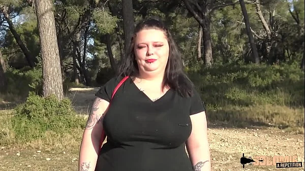Jade, 23 ans, une brunette en manque de sexe hard