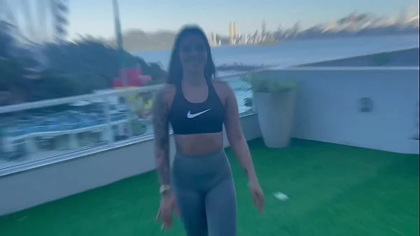 ELA SEDUZIU O PERSONAL E CHAMOU ELE PRA COMER SUA BUCETA NO AP