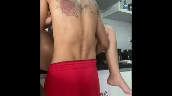 patrao fode empregada a força na cozinha
