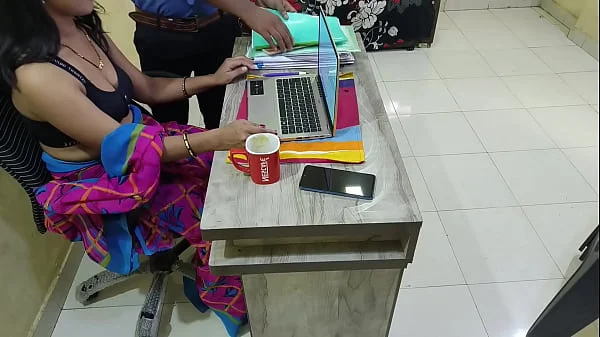 Hot Indian madam fucked office by office boy hindi audio