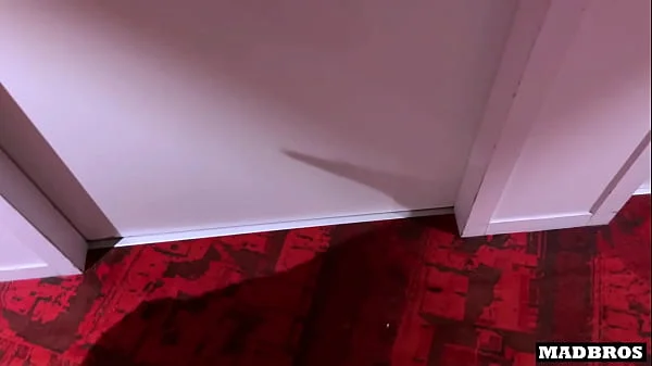 A good French goth gives her nice big ass to stay in the bedroom!!!