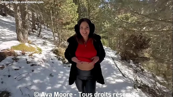 Cette Jolie Brune Se Fait Démonter La Chatte Par Une Enorme Queue Dans La Neige! FINAL FACIALE!