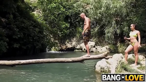 A Splashy Public Fuck Anastasia Brokelyn
