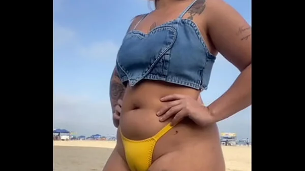 FIZ O CARA FICAR DE PAU DURO NA PRAIA