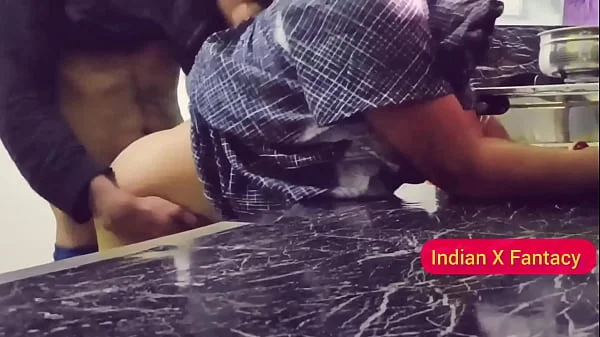प्लीज अभी नहीं चोदो कोई आ जायेगा।भाभी को कीचन में जबरदस्ती चोदा