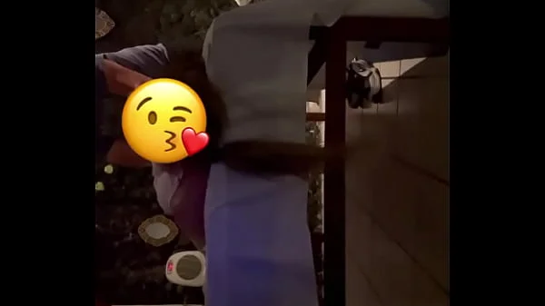 Masajista se aprovecha de rubia. Cámara escondida.