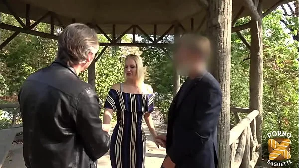 Arienh, magnifique blonde, veut un orgasme à tout prix