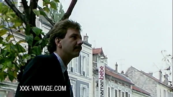 Unfaithful wife Helena Mirelli in a vintage threesome