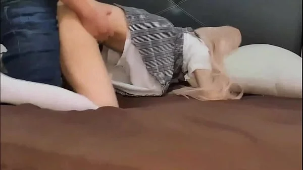 Cogida dura a pequeña e inocente colegiala con el uniforme puesto 1/2