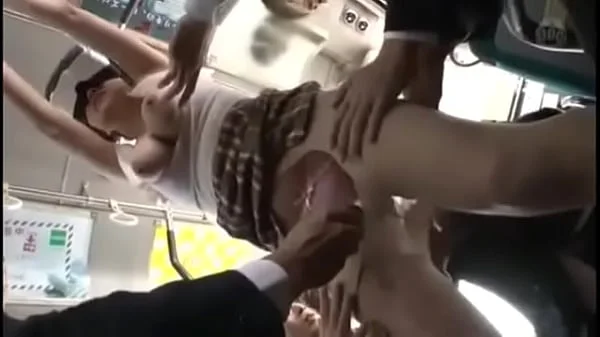 Linda asiática es cogida en el bus con lentes de rv 1 (har-064)